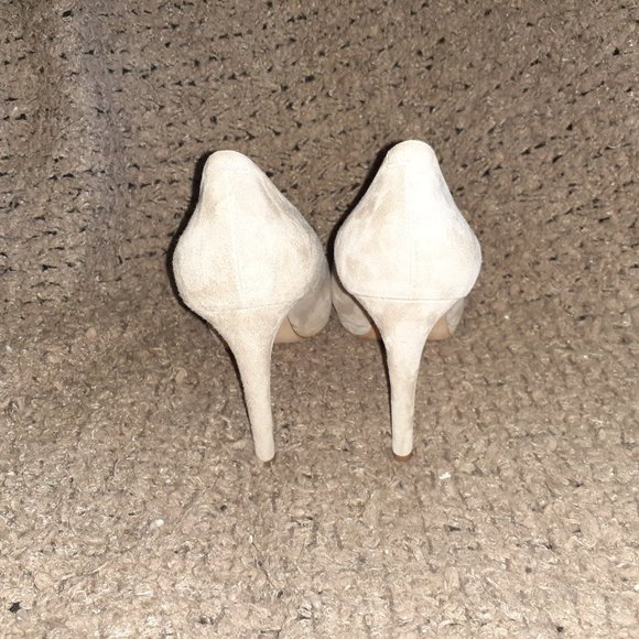 LA CANADIENNE-Nude/Beige Suede Almond Toe Stiletto Pumps-Sz 41/10-Excellent - Picture 5 of 7